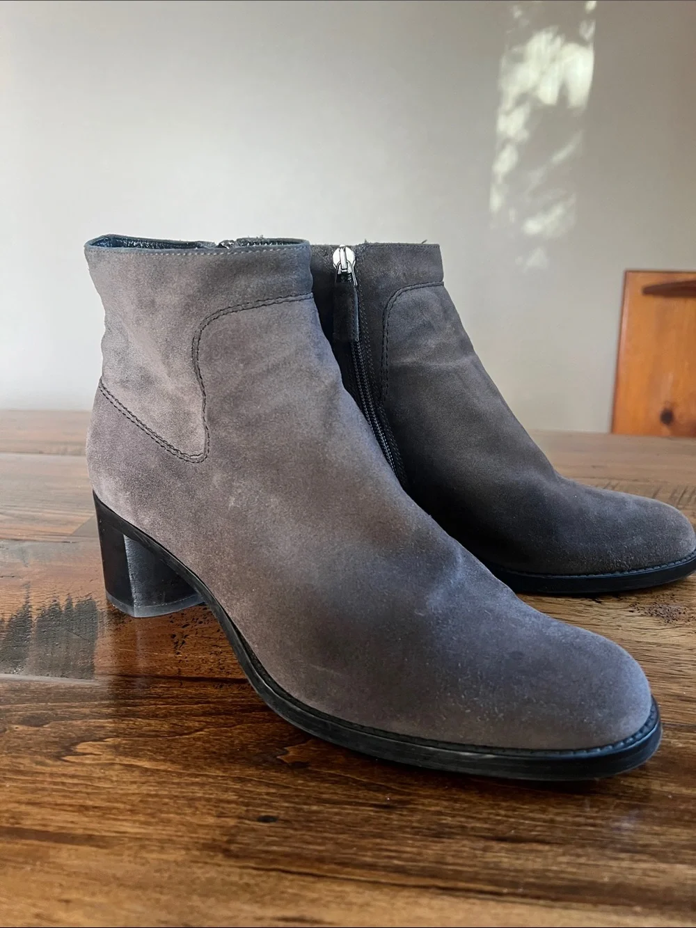 Aquatalia Tilda Weatherproof Suede Bootie in Gray Sz 10
